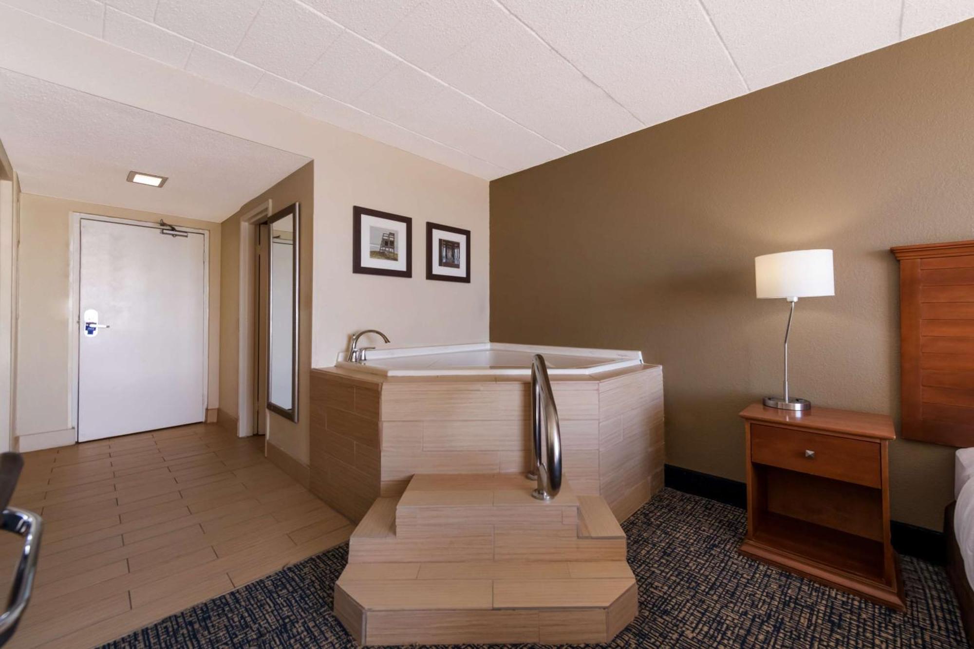 Comfort Inn South Oceanfront Nags Head Exterior photo